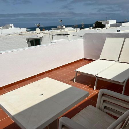 La Charquita Apartment Famara Bagian luar foto